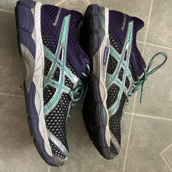 ASICS Running Shoes - Picture 6 of 6